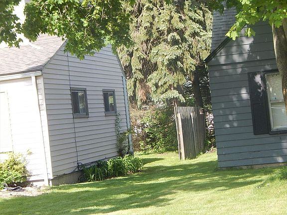 2nd image of 3329 Tangent St