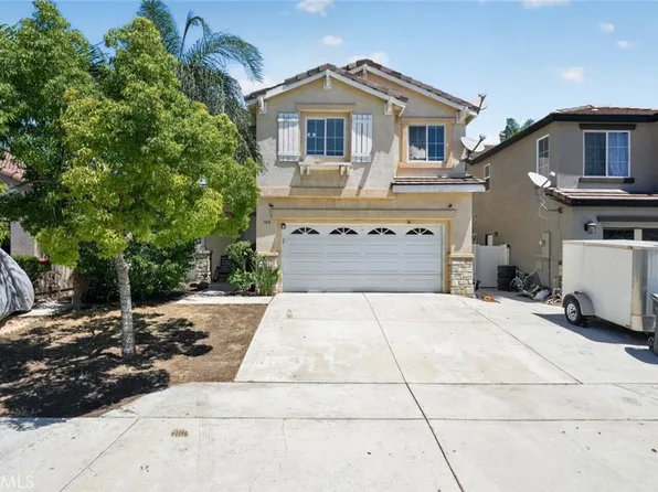 300 Camino De La Luna, Perris, CA 92571