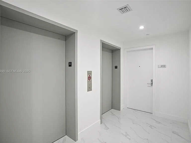 700 NE 24th St #602 — Photo 39