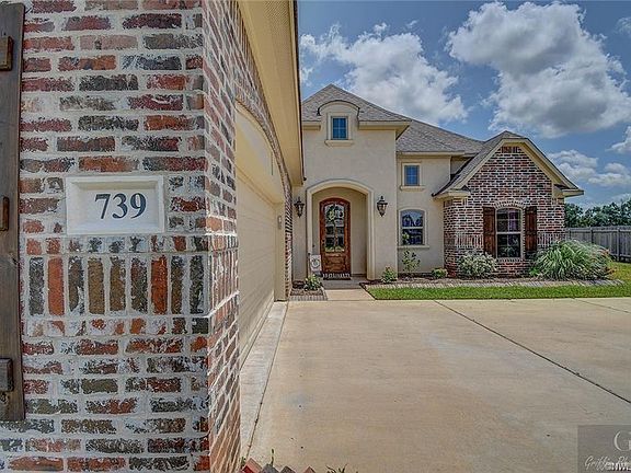 3rd image of 739 Fir Wood Ln