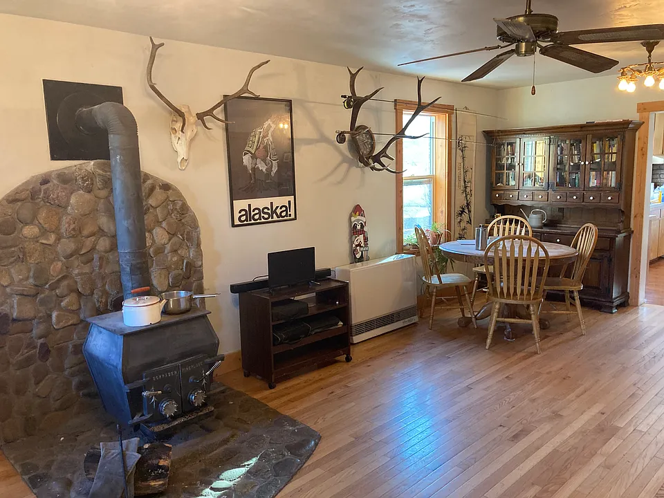 105 N Water St