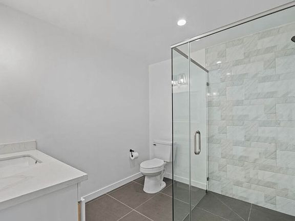 5th image of 10914 Columbus Ave #2