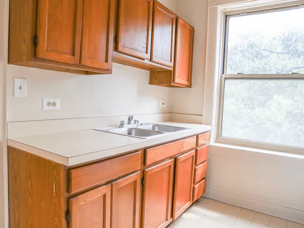 1201 W Waveland Ave APT 3, Chicago, IL 60613