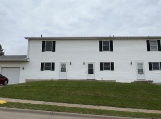 2215 Sunnyslope Dr #2, Dubuque, IA 52002