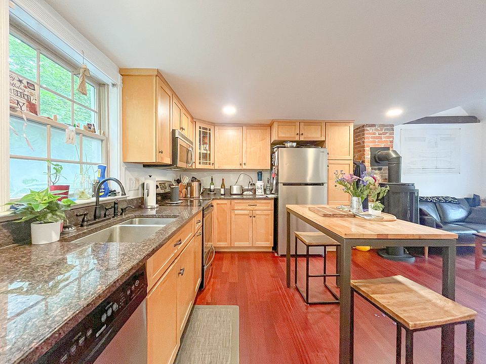 1st image of 46 Main St #2