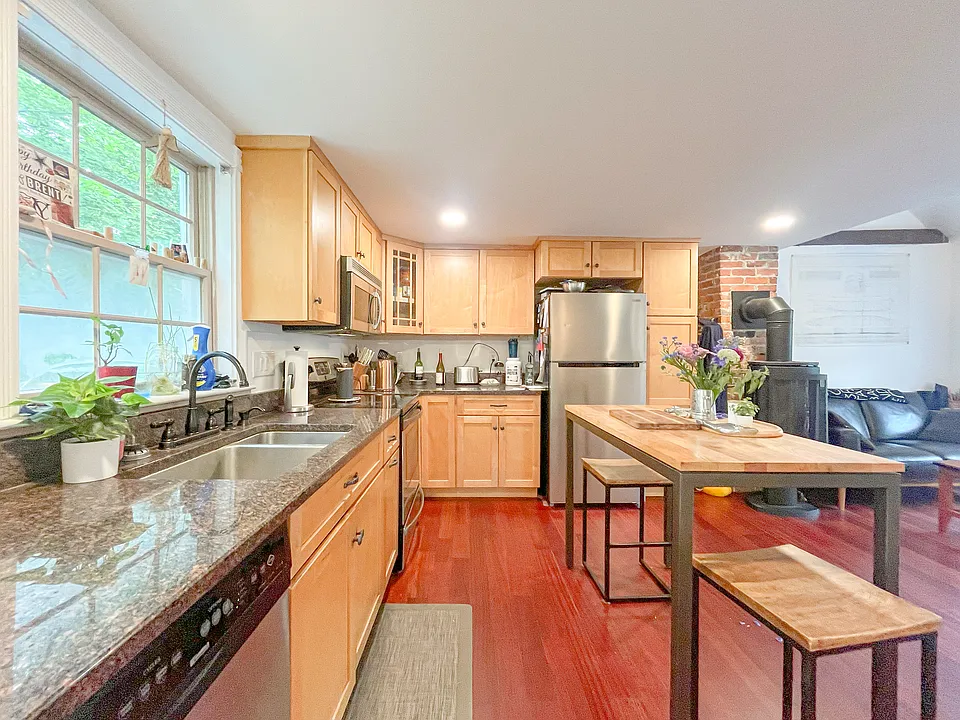 46 Main St #2