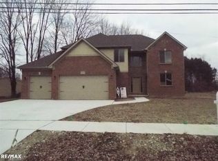 18025 Greenfield St, Utica, MI 48316