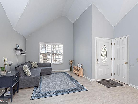 5th image of 47 Falcon Bridge Rd