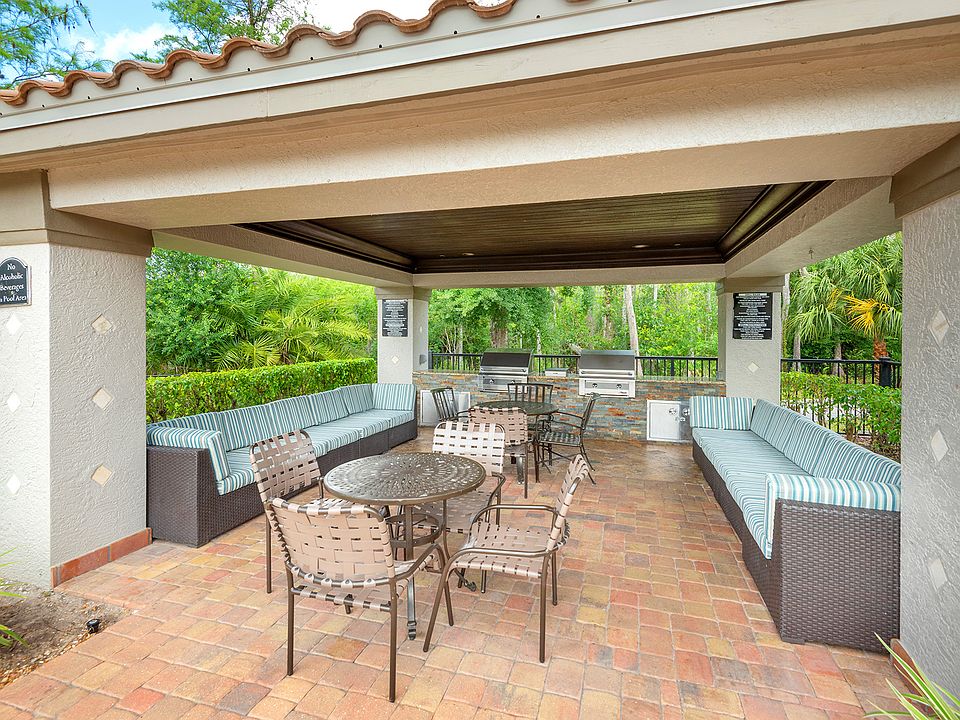 Outdoor grilling gazebo