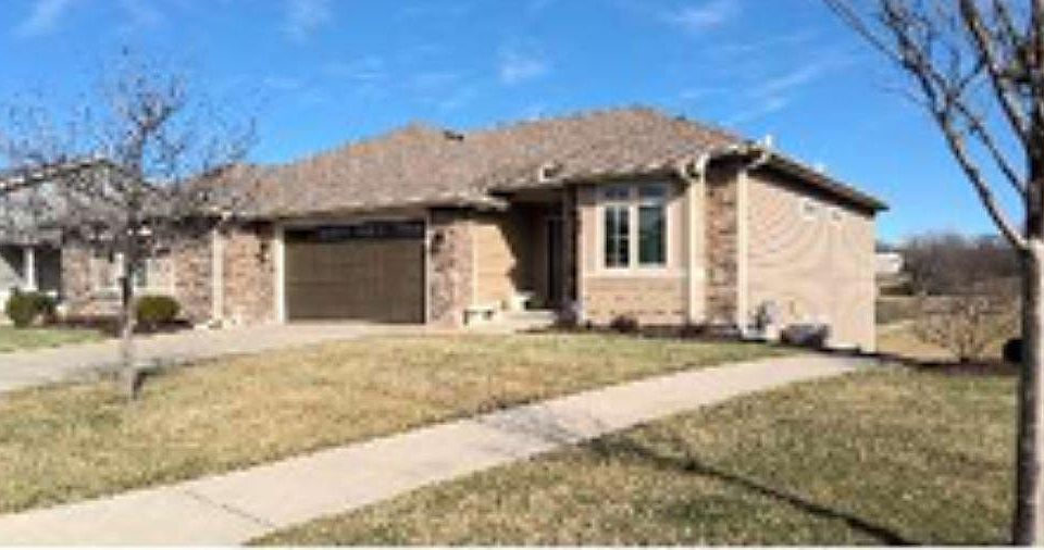 1st image of 341 N Parker Cir