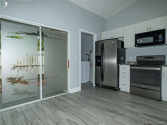 5th image of 104 Sherwood Cir APT 1D