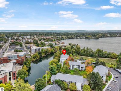 641 Riverine Dr APT 302, Traverse City, MI, 49684