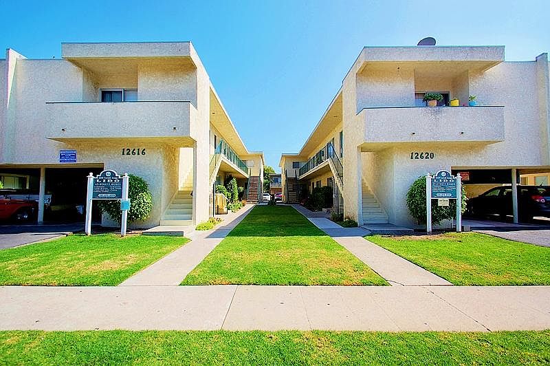 1st image of 12620 Caswell Ave APT 4
