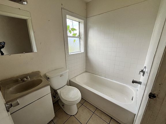 2nd image of 311 E Magnolia St APT 2