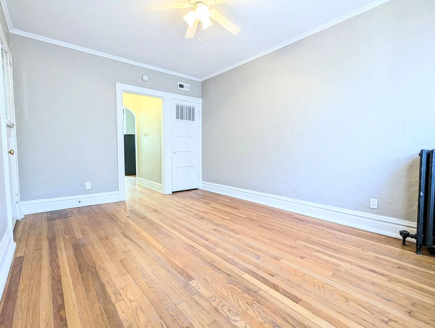 Freshly Updated Southampton 1 Bedroom — Photo 2