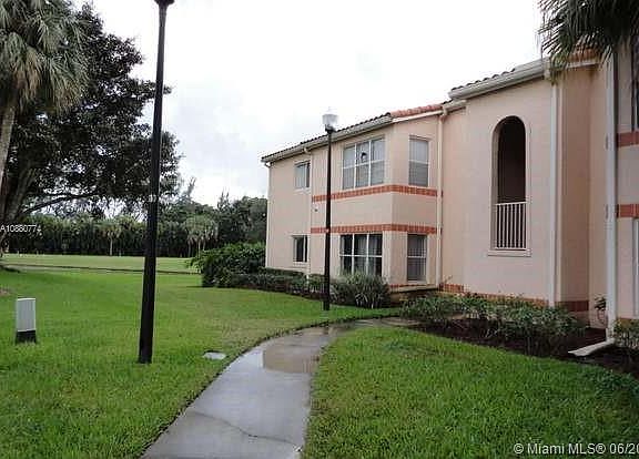 4th image of 3320 Pinewalk Dr N APT 1712