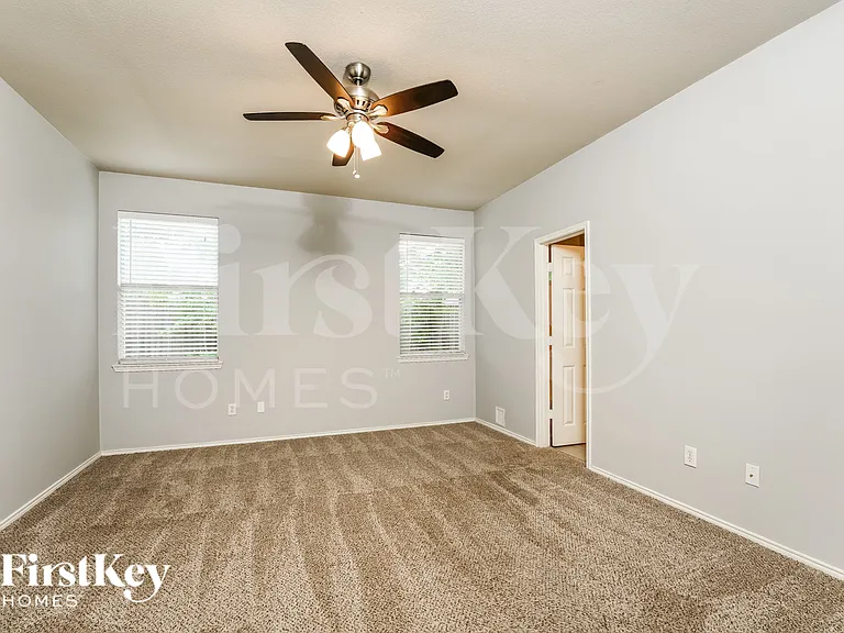 2325 Sumac Ct — Photo 9