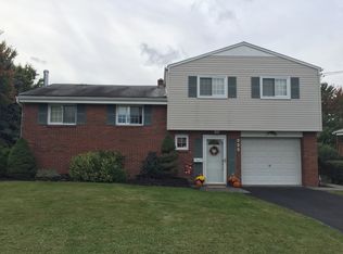 223 Mardi Gras Dr, Pittsburgh, PA 15239