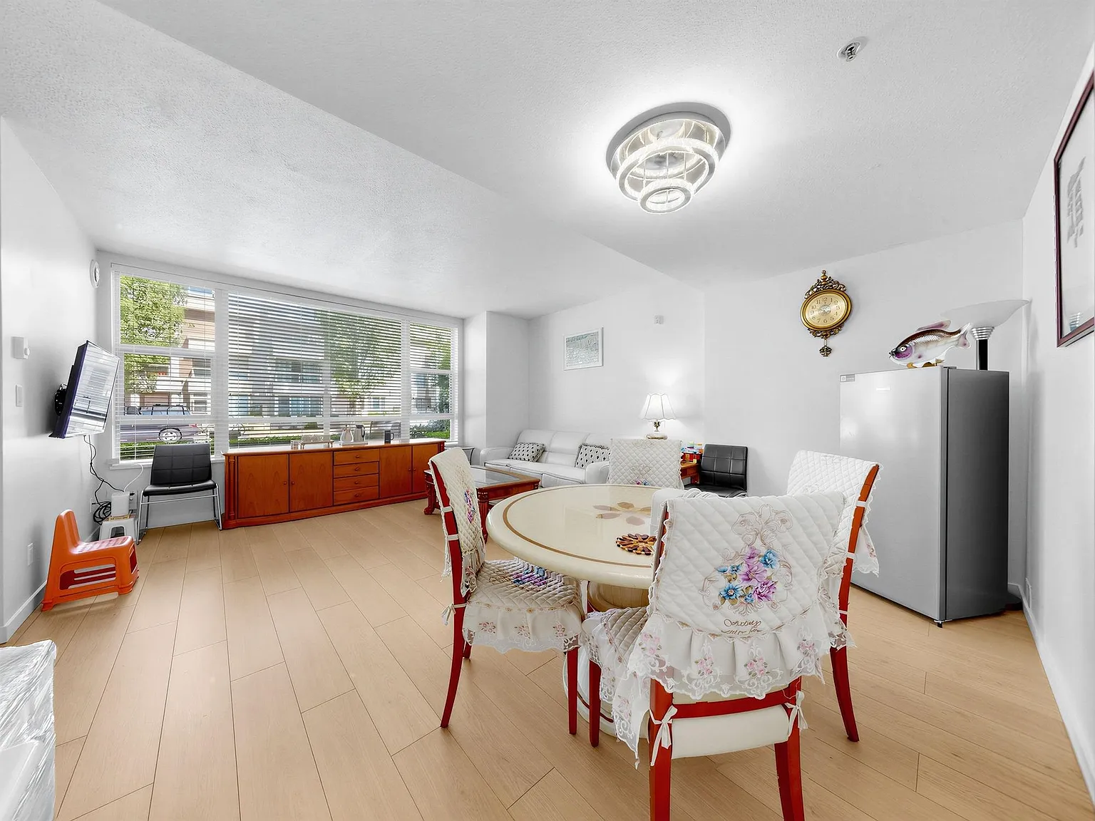 3 bed, 1292 sqft, $4,000 — Photo 3