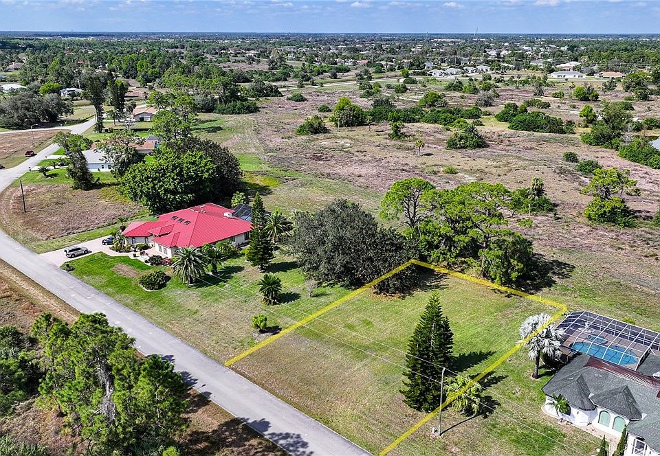 2nd image of 731 Mirror Lakes Dr