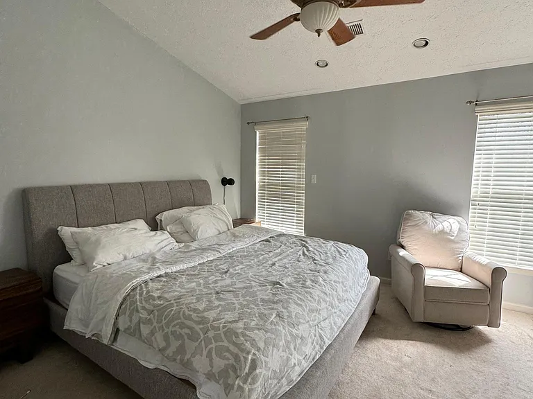 915 Tanglewood Dr — Photo 12