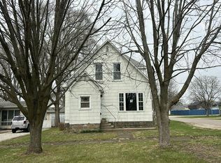 402 W Chestnut St, Hoopeston, IL 60942