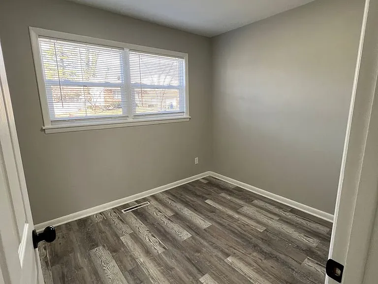 1660 Huxley Dr — Photo 18