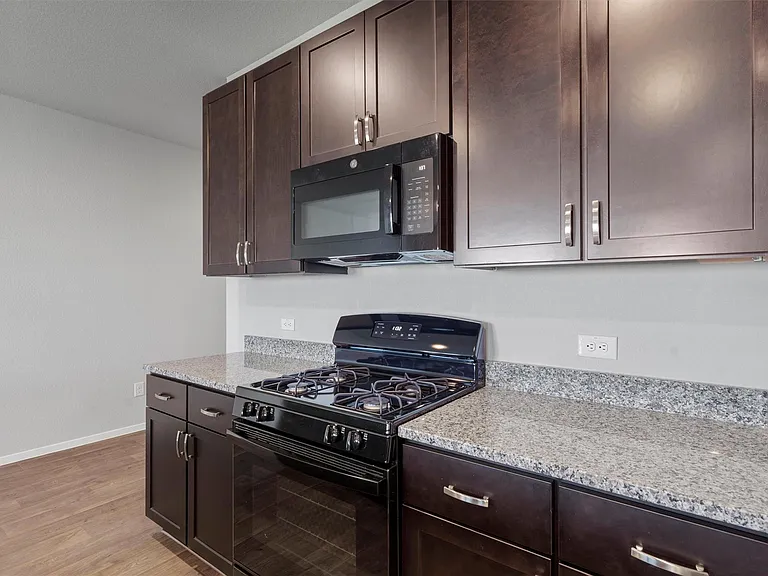 135 Chesterfield Dr — Photo 7