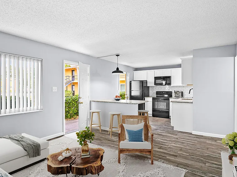 Ridge Manor Apartments — Photo 2
