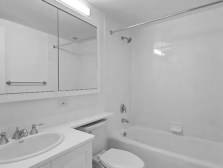 215 E 68th St #29I — Photo 12