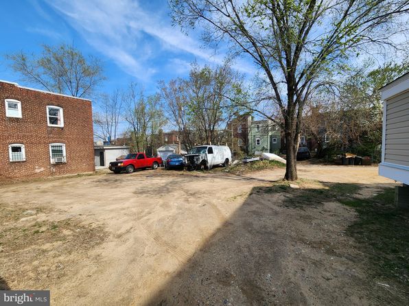 818 Stoll St, Baltimore, MD 21225