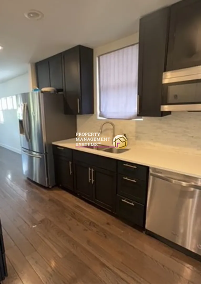 3 Bedroom Home Near Sugarhouse! — Photo 2