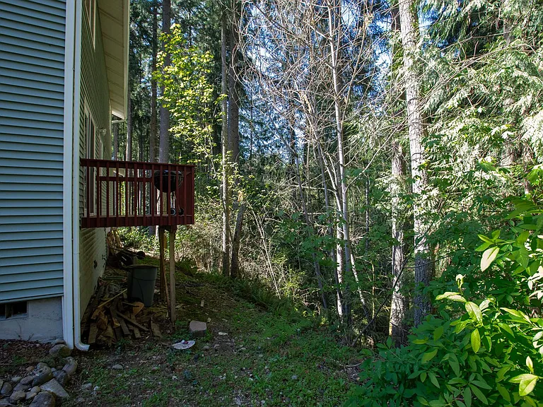 22530 Bluewater Dr SE — Photo 32