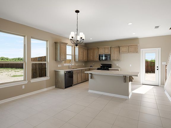 3rd image of 418 San Antonio South Loop