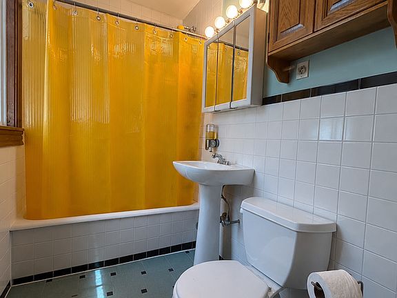 5th image of 2039 Commonwealth Ave APT 7