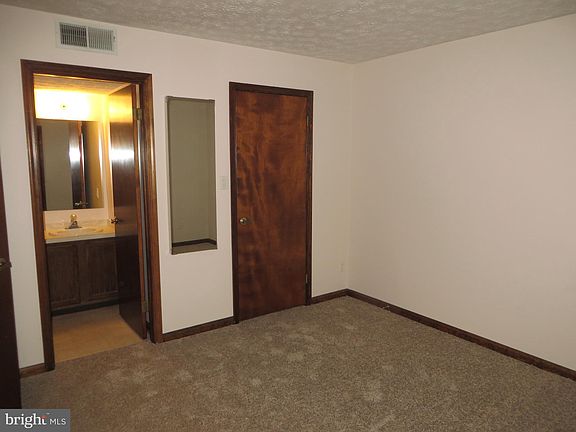 5th image of 44708 Beechwood Ct APT 618