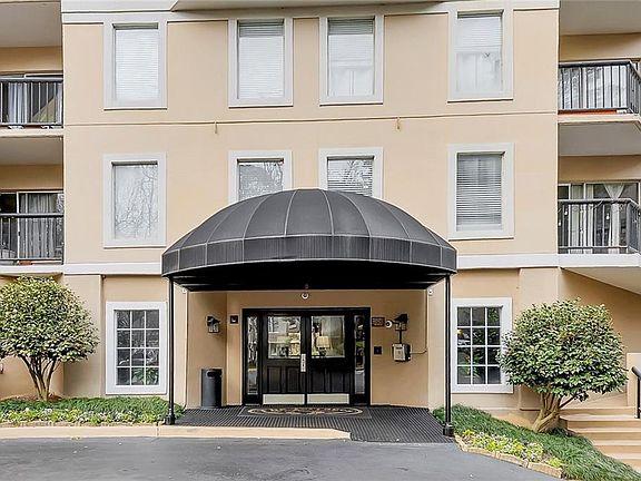 5th image of 1 Biscayne Dr NW Unit 302