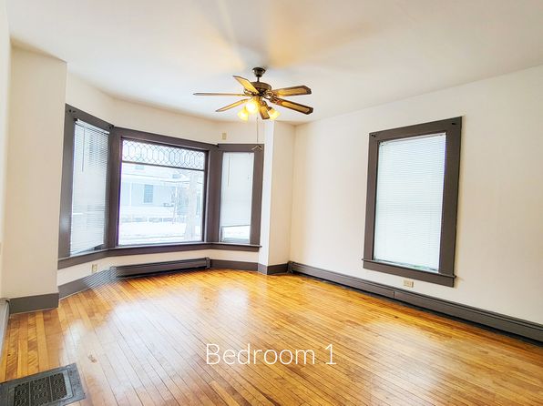 147 Central St APT 1, Saint Johnsbury, VT 05819