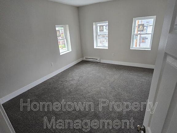 4th image of 428 W Main St