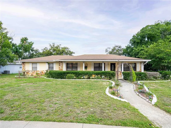 200 S Main Ave, Minneola, FL 34715