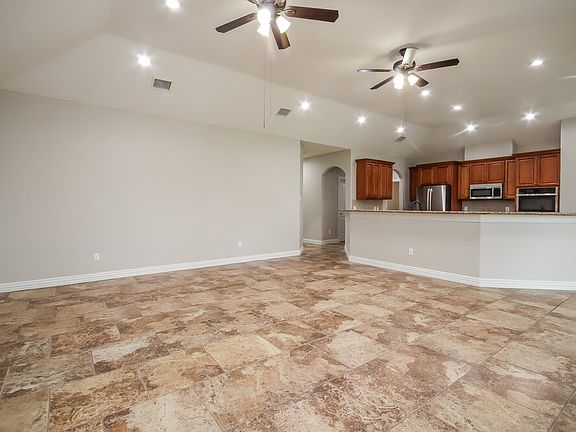 4th image of 610 New London Dr