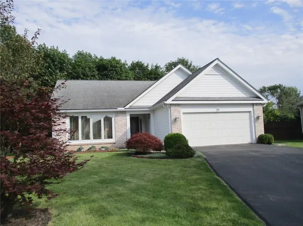 88 Brittany Cir, Rochester, NY 14618