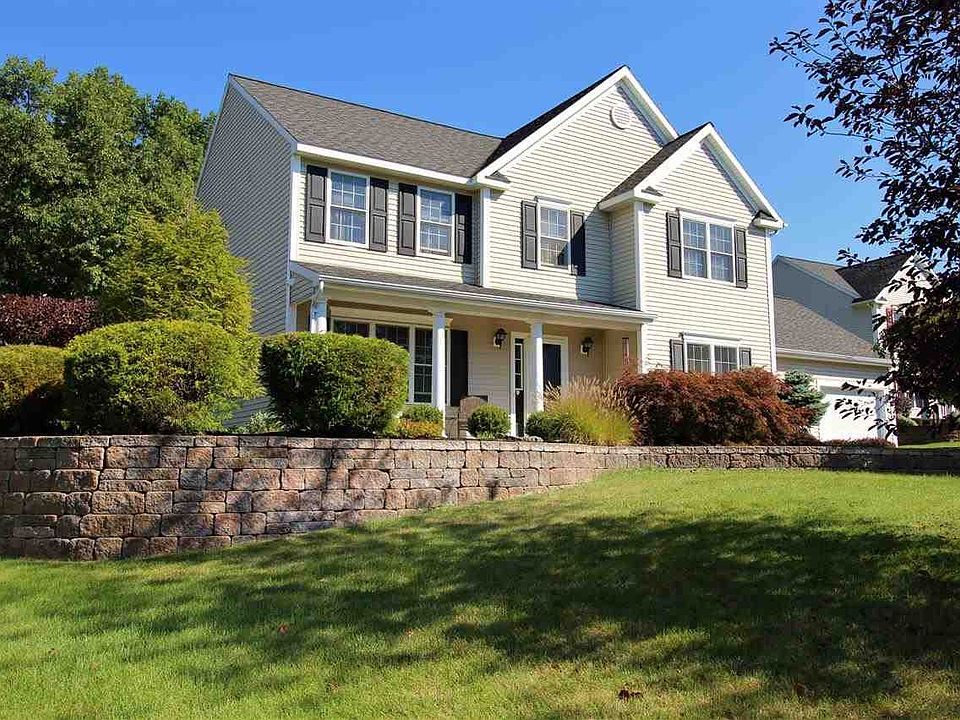 1st image of 38 Shinnecock Hills Dr