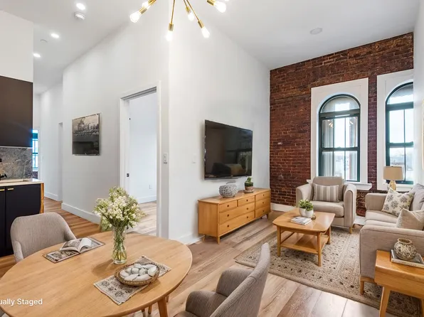 16 Howard Avenue 1B image 1 of 21