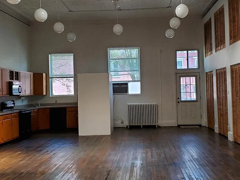 1704 Mary St — Photo 2
