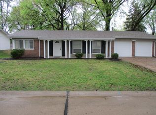 1547 Surf Side Dr, Saint Louis, MO 63138