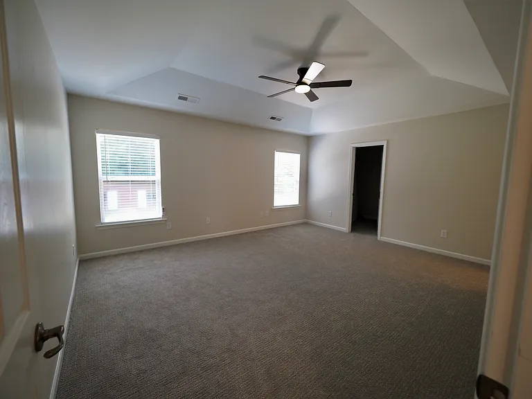 27 Border Ave — Photo 15