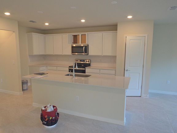 2nd image of 1495 Woodson Ct