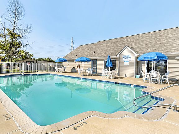 2nd image of 200 McMeen Cir #6-1107