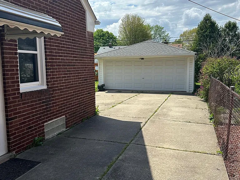 3520 Huron St — Photo 3